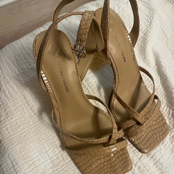 New Antonio Melani sandals - Picture 3 of 4